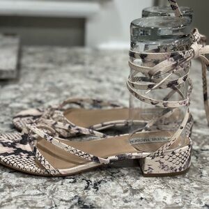 Steve Madden Cream and Black Sandals with Ankle Wrap